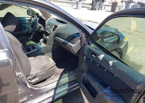 2010 Subaru Legacy 2.5I Premium из США, поврежденный, VIN 4S3BMBB65A3231888